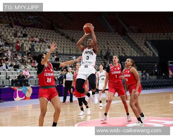 印度女篮与日本女篮激战正酣谁能在亚洲赛场上笑到最后